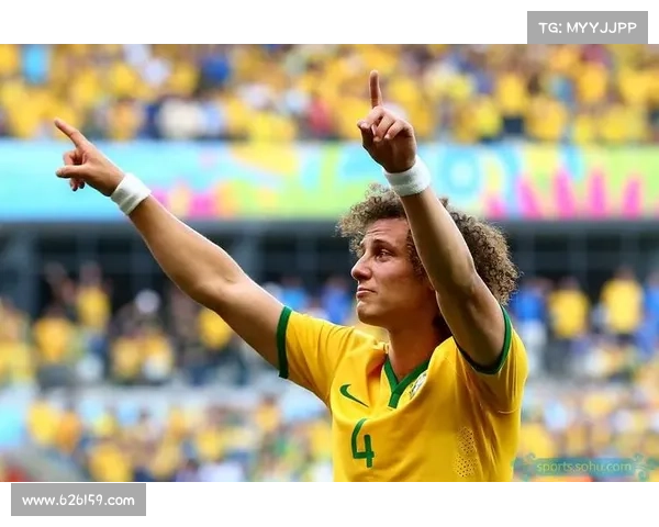 大卫路易斯多面手踢球位置分析及其独特球风解读